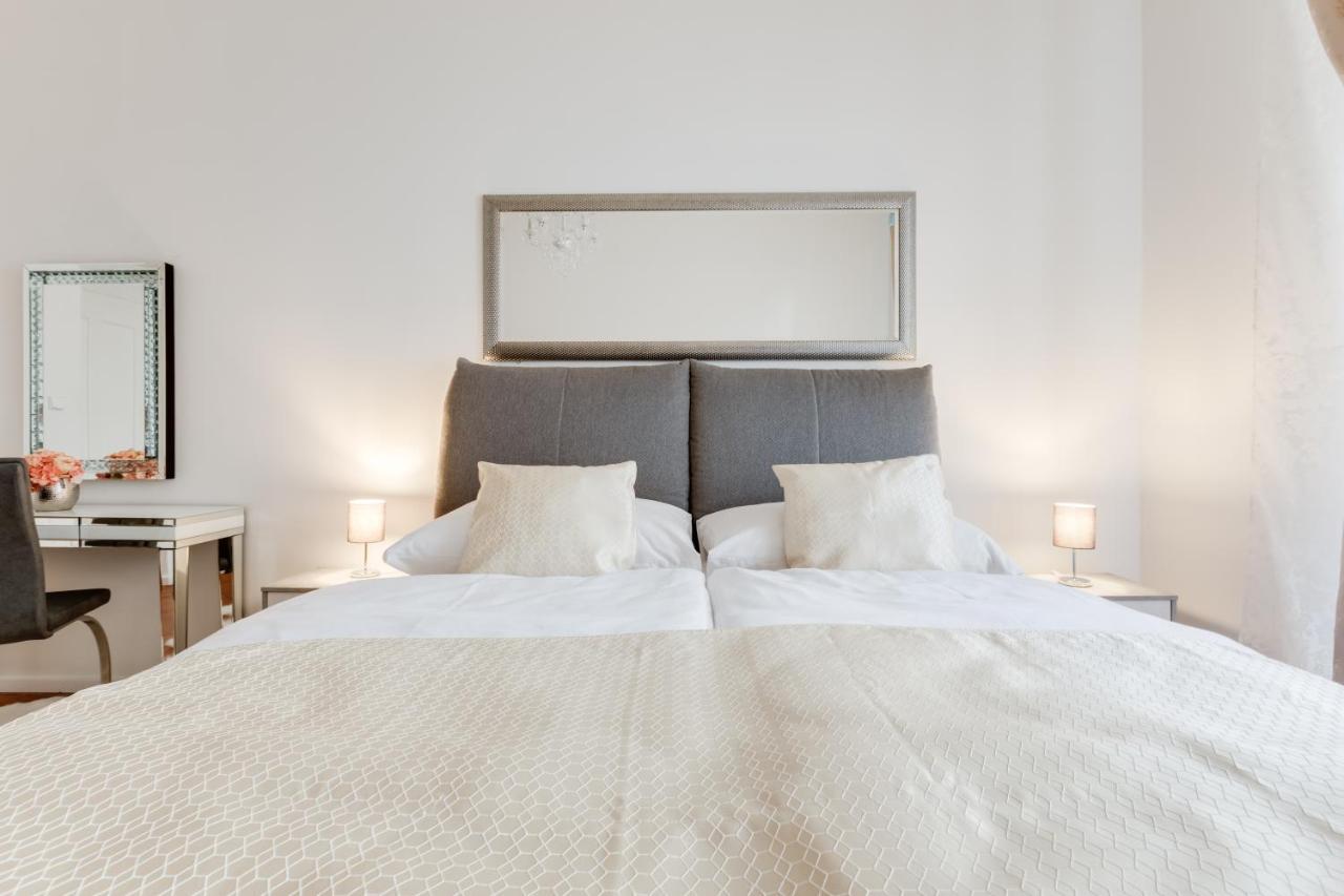 Apartmán Luxury Riverside In The Center Of
