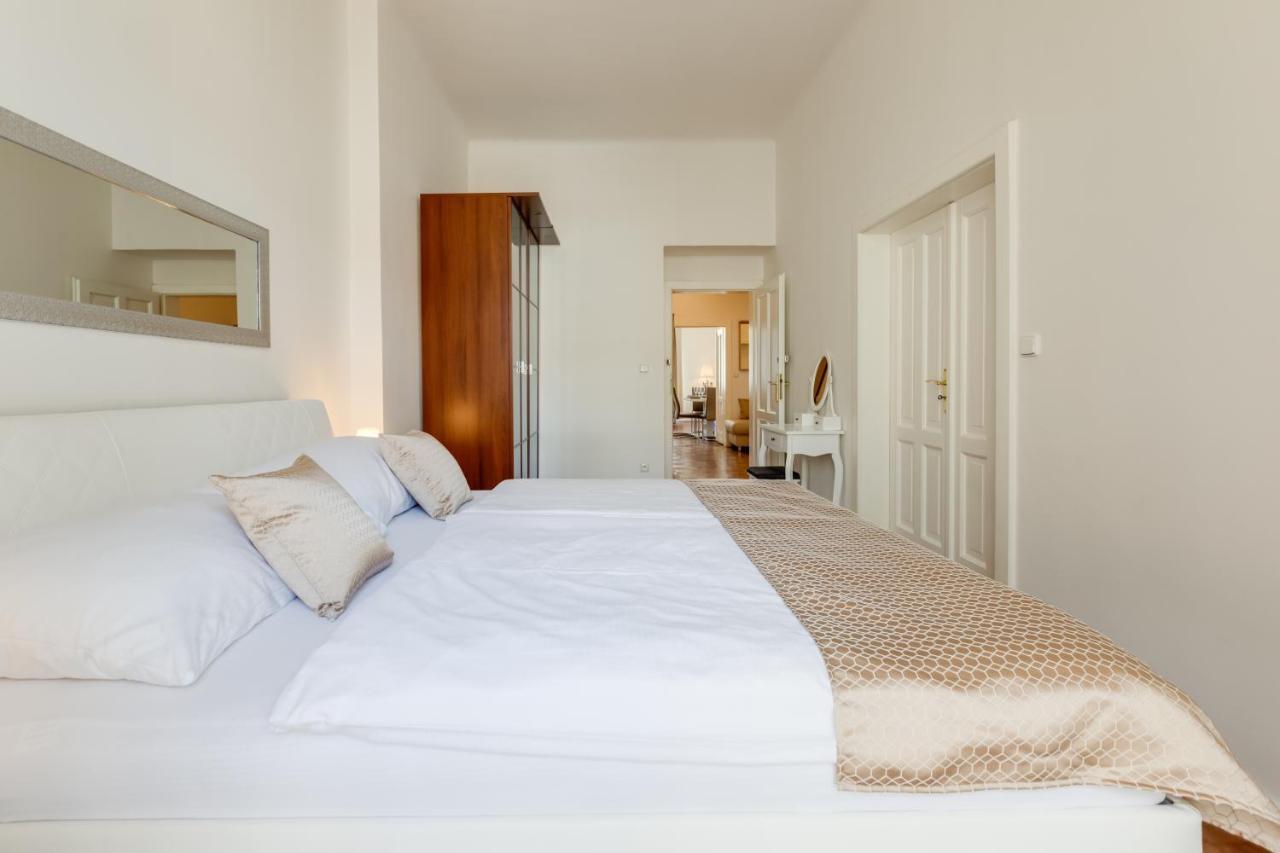 Luxury Riverside In The Center Of Apartmán Praha