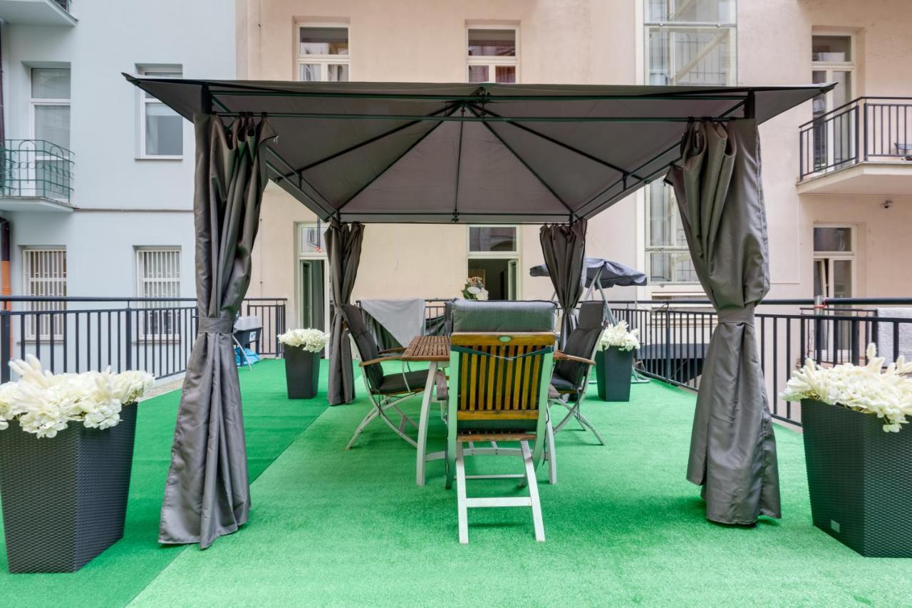 Luxury Riverside In The Center Of * Praha