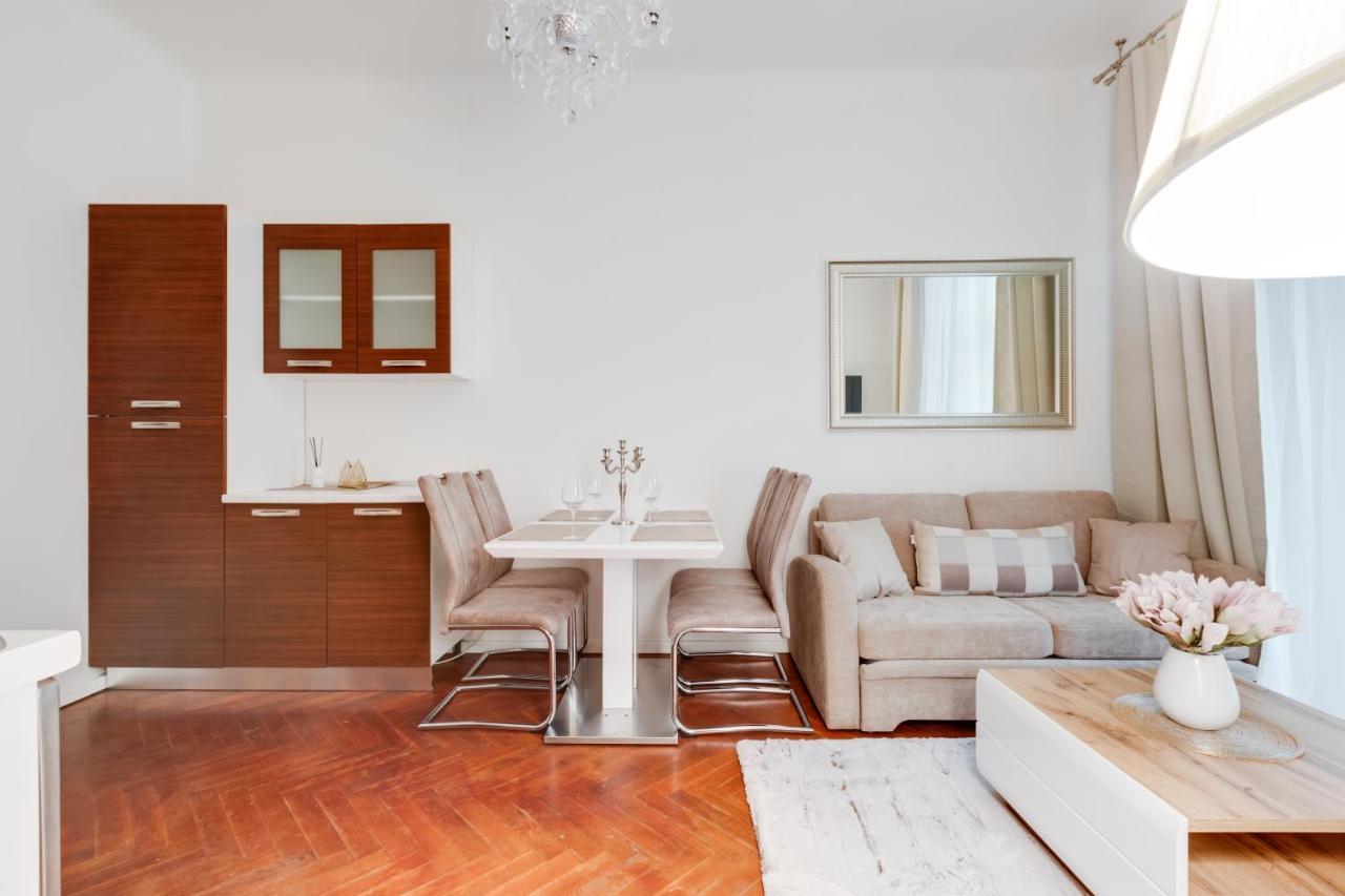 Luxury Riverside In The Center Of Apartmán