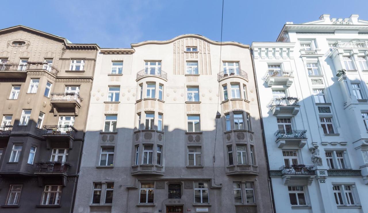 Luxury Riverside In The Center Of Praag